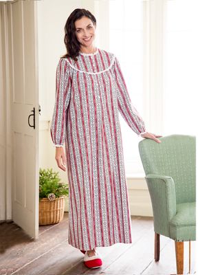 Lanz of Salzburg Flannel Nightgown | Cranberry Tyrolean